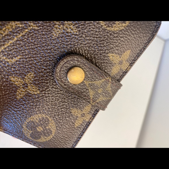 SOLD Vintage Louis Vuitton Monogram Bifold Zippy Wallet - Picture 10 of 16
